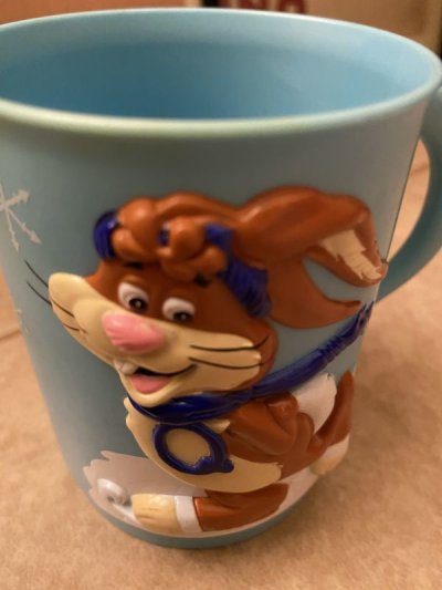 画像1: Nestle Bunny 3D  Blue Ice Skating Plastic Mug ネスレ　バニー　ブルー　アイススケーティング　マグ