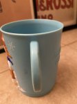 画像2: Nestle Bunny 3D  Blue Ice Skating Plastic Mug ネスレ　バニー　ブルー　アイススケーティング　マグ (2)