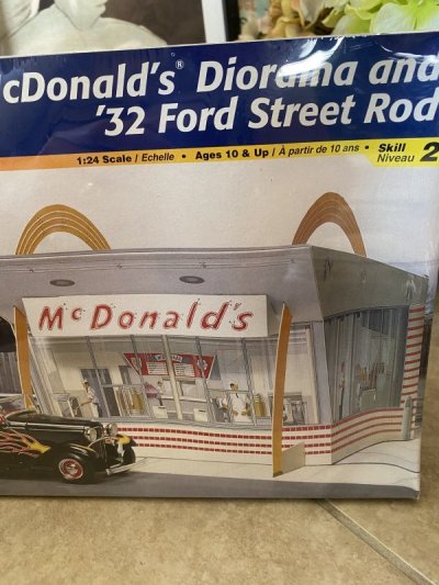 画像2: Ravell McDonald’s diorama 32 street rod with box