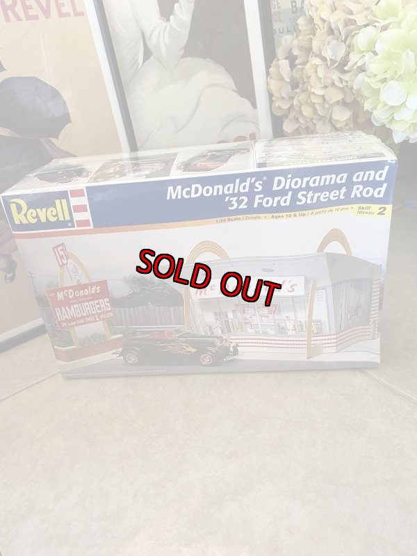 画像1: Ravell McDonald’s diorama 32 street rod with box (1)