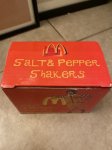 画像3: McDonalds Salt&Pepper With Box マクドナルドの箱入りソルト＆ペッパー入れ　 (3)