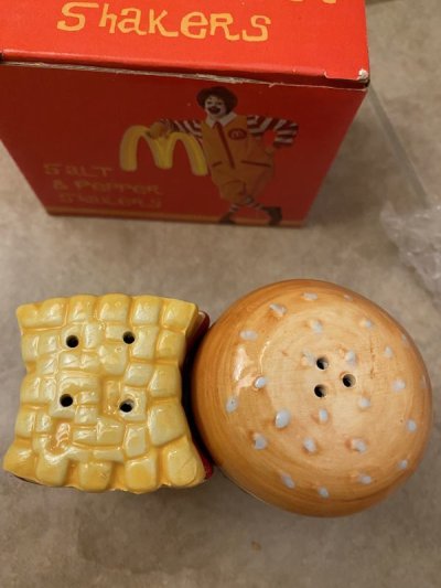 画像1: McDonalds Salt&Pepper With Box マクドナルドの箱入りソルト＆ペッパー入れ　