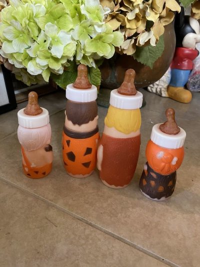 画像2: Hanna Barbera Flintstones Bamm Bamm Baby Milk Bottle /  フリントストーンズ、バンバンの哺乳瓶ドール