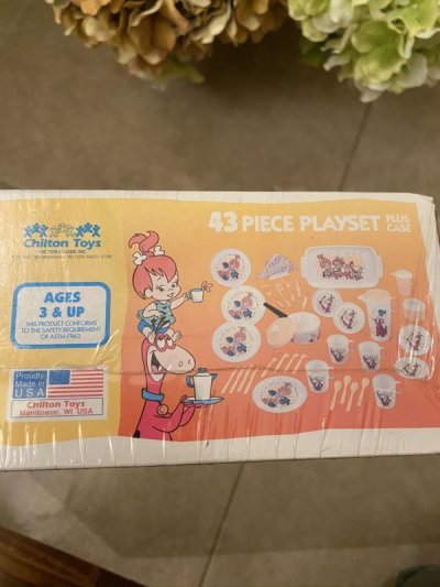 画像1: Flintstones Tea Set Of 43 Pieces With Box /　フリントストーンズ、箱入りペブルス&ディノ　43ピース　ティーセット　