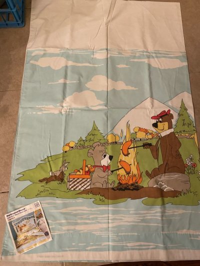 画像2: Hanna Barbera Yogi Bear  Flat  Sheet Unused  ハンナバーベラ、ヨギベアの新品　袋入りシーツ　1971年