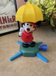 画像1: Disney Mickey Mouse Sprinkler Doll  / ディズニー　ミッキー マウス　スプリンクラー　ドール　 (1)