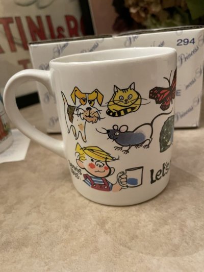 画像2: Dairy Queen Dennis The Menace Ceramic 2 Mugs with Box 1993  (B)＃294 / ディリークィーン　デニス　ザ　メナス　箱入り陶器製マグ　2個セット(B)