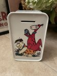 画像1: Hanna Barbera Flintstones Tin Can Fred & Dino Coin Bank Box (B)  / フリントストーン　ティン製　ディノ赤とフレッド貯金箱　ボックス型缶 (1)