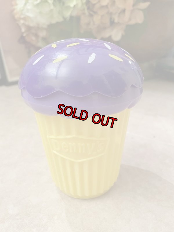 画像1: Denny’s restaurant plastic purple cupcake  drink cup  / デニーズ　プラスチック製 カップケーキ　パープルxイエロー (1)