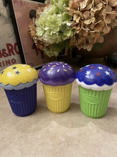 画像3: Denny’s restaurant plastic purple cupcake  drink cup  / デニーズ　プラスチック製 カップケーキ　パープルxイエロー