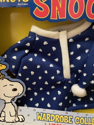 画像1: Peanuts Snoopy Wardrobe  Night Shirts Clothes with box (A) / ピーナッツ、スヌーピー　箱入り着せ替え洋服