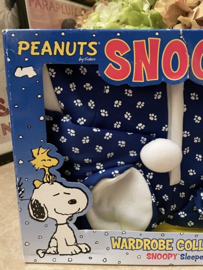 画像1: Peanuts Snoopy Wardrobe  Sleeper Clothes with box (C) / ピーナッツ、スヌーピー　スリーパー　箱入り着せ替え洋服