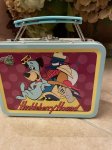 画像3: Hanna Barbera Huckleberry Hound Mini Tin Purple Lunch Box / ハックルベリーハウンド　紫色 ティン製　ミニ　ランチボックス缶 (3)
