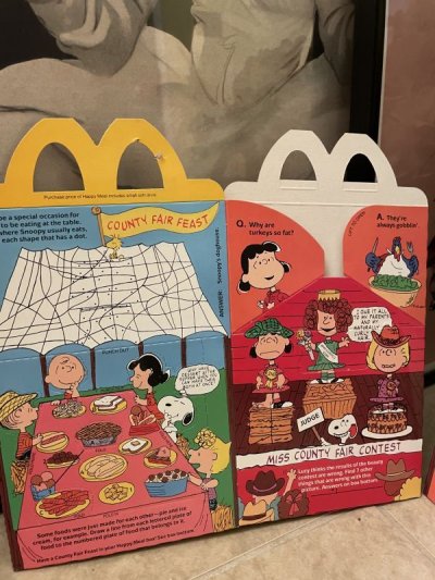 画像1: McDonald’s  Snoopy happy  Meal box set of 2 (A) / マクドナルドのスヌーピーハッピーミール箱　2箱セット