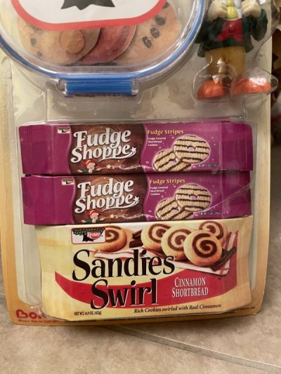 画像2:  Keebler Cookies  Play Food Sandies Swirl Set  Boley 2004 / キーブラー ブリスター入りプレイフードセット　サンディズ