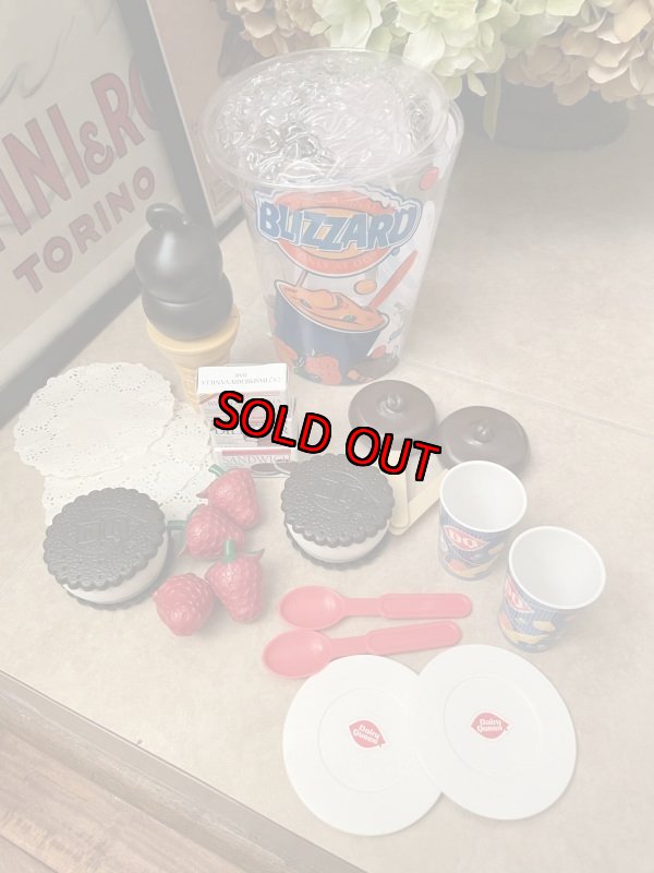 画像1: Dairy Queen Play Food Set  Blizzard Cup 22 pieces 2004  / ディリークィーン　プレイフードセット　ブリザードカップ　22点 (1)