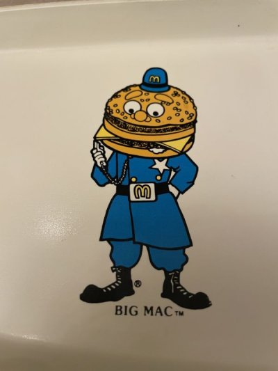 画像1: McDonald’s Big Mac Police  Plastic Tray (A)  / マクドナルドのビッグマックポリス　プラスチック製トレー