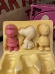 画像2: Peanuts Snoopy Gang Avon Soap With Box 1970  / ピーナッツ　スヌーピー エイボン　箱入りソープ、石鹸セット (2)