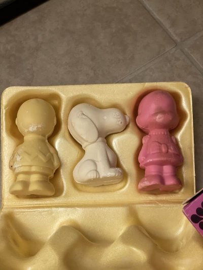 画像2: Peanuts Snoopy Gang Avon Soap With Box 1970  / ピーナッツ　スヌーピー エイボン　箱入りソープ、石鹸セット