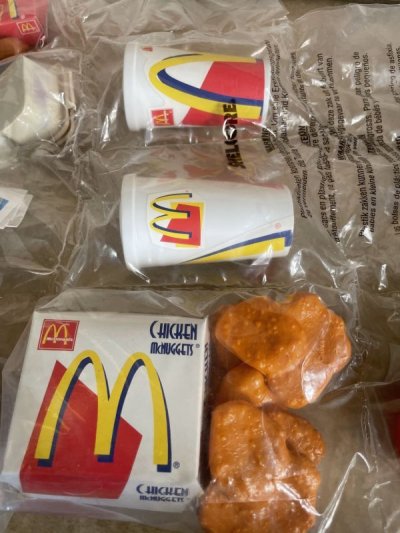 画像1: McDonald’s kids play food set With Box 1999 / マクドナルドの箱付き、袋入りプレイフードセット　