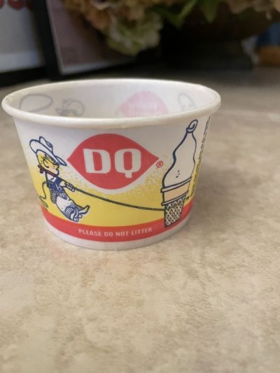 画像2: Dairy Queen Dennis The Menace Yellow Wax Cup Set Of 4 / ディリークィーン　デニス　ザ　メナス　ワックスペーパー　カップ　4個セット