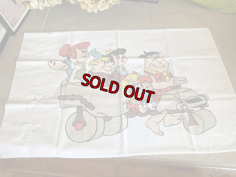 画像1: Hanna Barbera Flintstones Pillow Case / ハンナバーベラ、フリントストーンズ　ピローケース　下にイラスト (1)