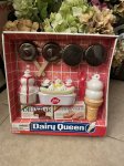 画像1: Dairy Queen play food set with box 2002 / ディリークィーンの箱入りプレイフードセット (1)