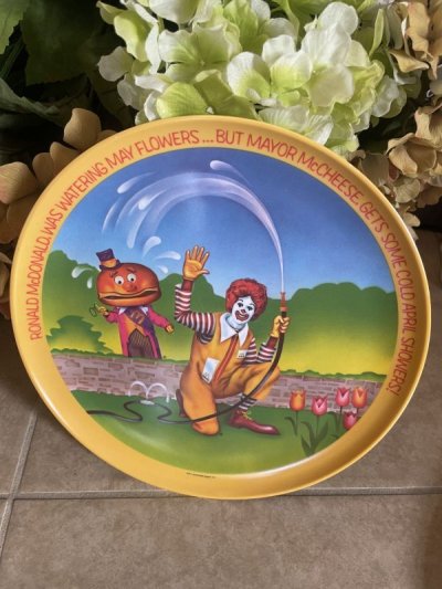 画像2: McDonald’s Plastic Plate set of 2 (B) 1977  / マクドナルドのプラスチック製、プレート2枚セット、春＆秋