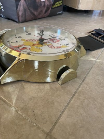 画像2: McDonalds Ronald Large Wall Clock Watch Style 93cm (B)  / マクドナルド、ロナルドの大きい腕時計スタイルの丸い壁時計　大きいウォールクロック