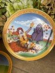 画像2: McDonald’s Plastic Plate set of 2 (A) / マクドナルドのプラスチック製、プレート2枚セット、春＆秋 (2)