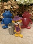 画像2: Hanna Barbera Top Cat figure with trash can plastic / トップキャット & ゴミ箱　フィギュア (2)