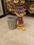 画像1: Hanna Barbera Top Cat figure with trash can plastic / トップキャット & ゴミ箱　フィギュア (1)