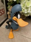 画像1:  Looney Tunes Duffy Duck shark bubble bath soaky Figure Doll  / ダフィ•ダック　サメ　バブルバス　ソーキーボトル　ドール (1)