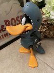 画像3:  Looney Tunes Duffy Duck shark bubble bath soaky Figure Doll  / ダフィ•ダック　サメ　バブルバス　ソーキーボトル　ドール (3)