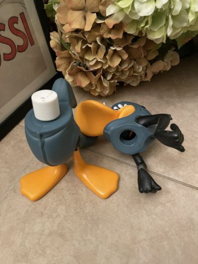 画像3:  Looney Tunes Duffy Duck shark bubble bath soaky Figure Doll  / ダフィ•ダック　サメ　バブルバス　ソーキーボトル　ドール