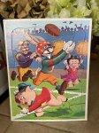 画像1: Warner Bro, Bugs Bunny Football Tray Puzzle (B) / ワーナーブラザーズ　バッグスバニー　フットボール　トレイ　パズル　1973年 (1)