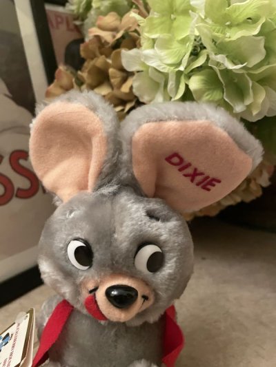 画像1: Hanna Barbers Dixie Plush doll with red vest 、Tag 1985 / ハンナバーベラ　ディクシーのタグ付きぬいぐるみ　赤いベスト　ドール　