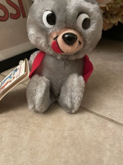 画像2: Hanna Barbers Dixie Plush doll with red vest 、Tag 1985 / ハンナバーベラ　ディクシーのタグ付きぬいぐるみ　赤いベスト　ドール　