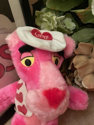 画像1: Pink Panther Stuffed Plush Doll Love You Hat / ピンクパンサーぬいぐるみ　ラブユー帽子