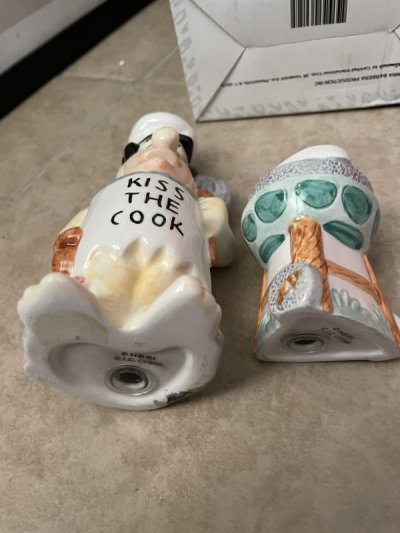 画像3: Flintstones Kiss the Cook Ceramic Salt & Pepper with Box (A) / フリントストーン　箱入り陶器製、塩コショウのセット キッス、ザ、クック