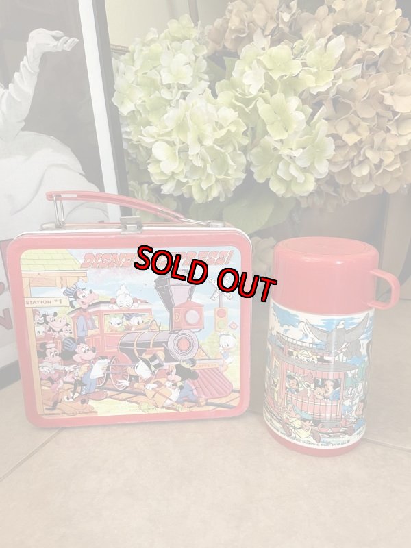 画像1: Mickey Mouse Disney Express Tin Lunch Box With Thermos / ミッキーマウスのディズニーエクスプレス、ティン製　ランチボックス 水筒付き 70年代 (1)