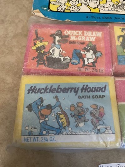 画像2:  Hanna barbera Yogi Huckleberry,Flintstones 1976 soap set of 4 (B) / ハンナバーベラ　ヨギ、ハックル、フリントストーン　袋入りソープ4個セット