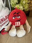 画像1: M&M’s Red plush doll Backpack/ エムアンドエムズ、エムズ　レッド　ぬいぐるみ　リュックサック　 (1)