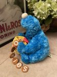 画像4: Sesame Street Cookie Monster Plush Doll with cookie jar & cookies  (B) 2002/ セサミストリート　クッキーモンスター　クッキージャー　ぬいぐるみ (4)