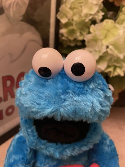 画像1: Sesame Street Cookie Monster Plush Doll with cookie jar & cookies  (B) 2002/ セサミストリート　クッキーモンスター　クッキージャー　ぬいぐるみ