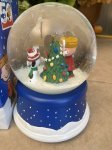 画像8: Peanuts Snoopy Christmas Snow Globe musical ball  with box / ピーナッツ、スヌーピー　箱入りスノーボールのオルゴール (8)