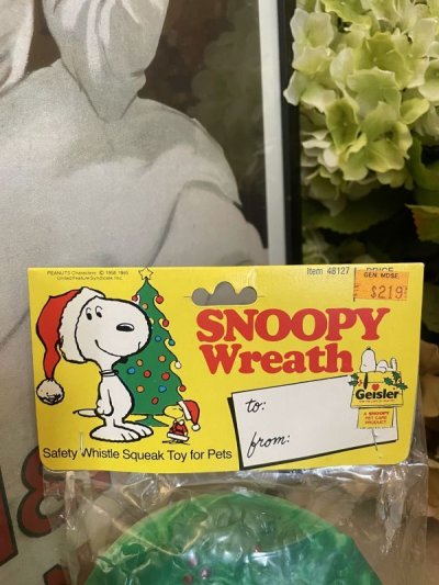 画像1: Peanuts Snoopy Christmas Wreath Vinyl Squeak Doll with bag / ピーナッツ　スヌーピー　袋入りクリスマスリース　ソフビドール