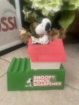 画像1: Snoopy plastic pencil sharpener/ スヌーピー プラスチック製　ペンシル　シャープナー (1)