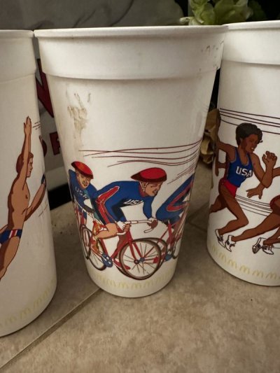 画像1: McDonald’s  Olympic 1988 plastic cups set of 4 / マクドナルド  1988年　オリンピック　プラスチック製　カップ　4個セット