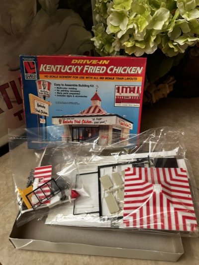 画像2: Kentucky Fried Chicken plastic store model display with Box  / ケンタッキーフライドチキン　箱入りプラスチック製　ストア　モデル